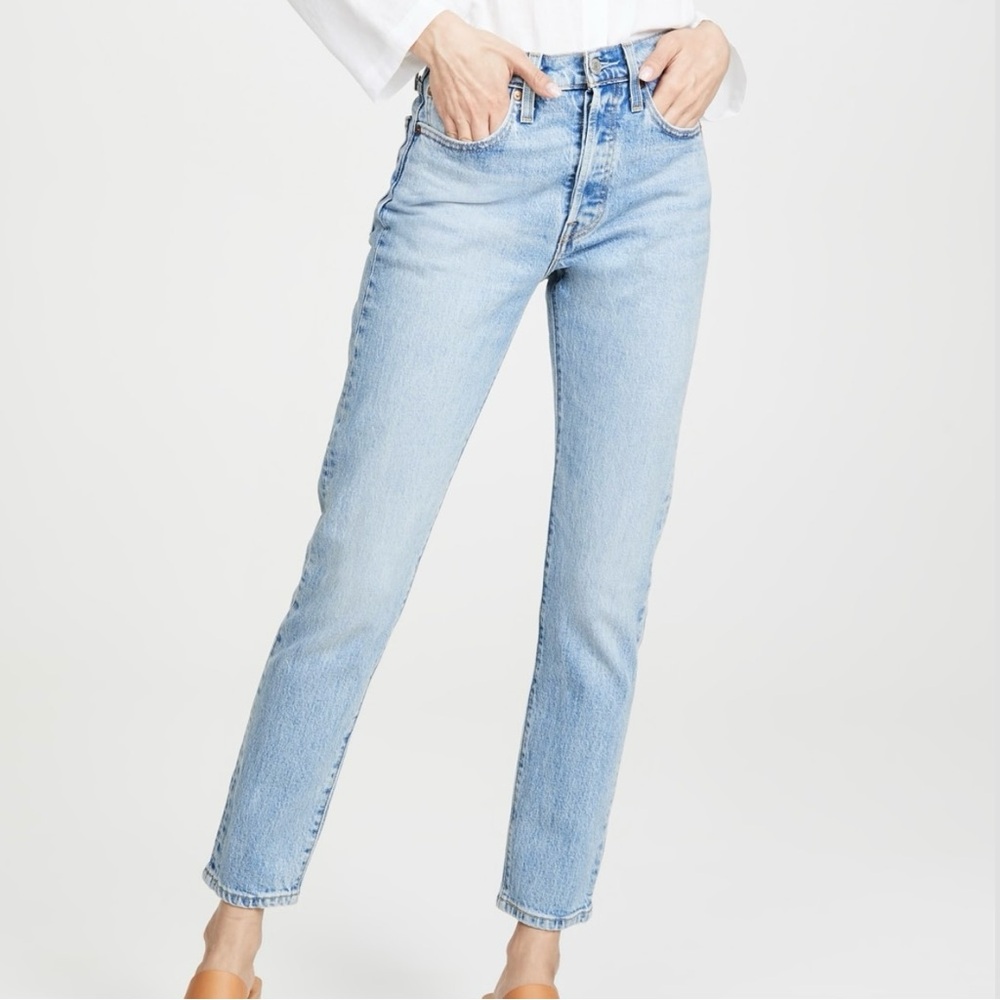 Levi’s 501® Skinny Fit Jeans – Light Wash, Button Fly | Size W26x L28